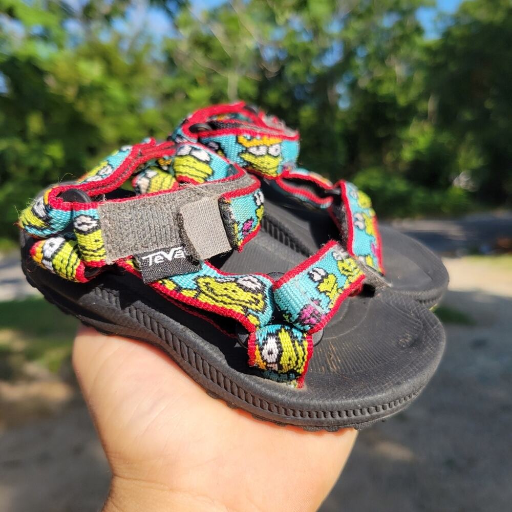 TEVA Hurricane Froggy Frog Sandals Baby US Size 4 or 5 Black Red Hook Loop Strap